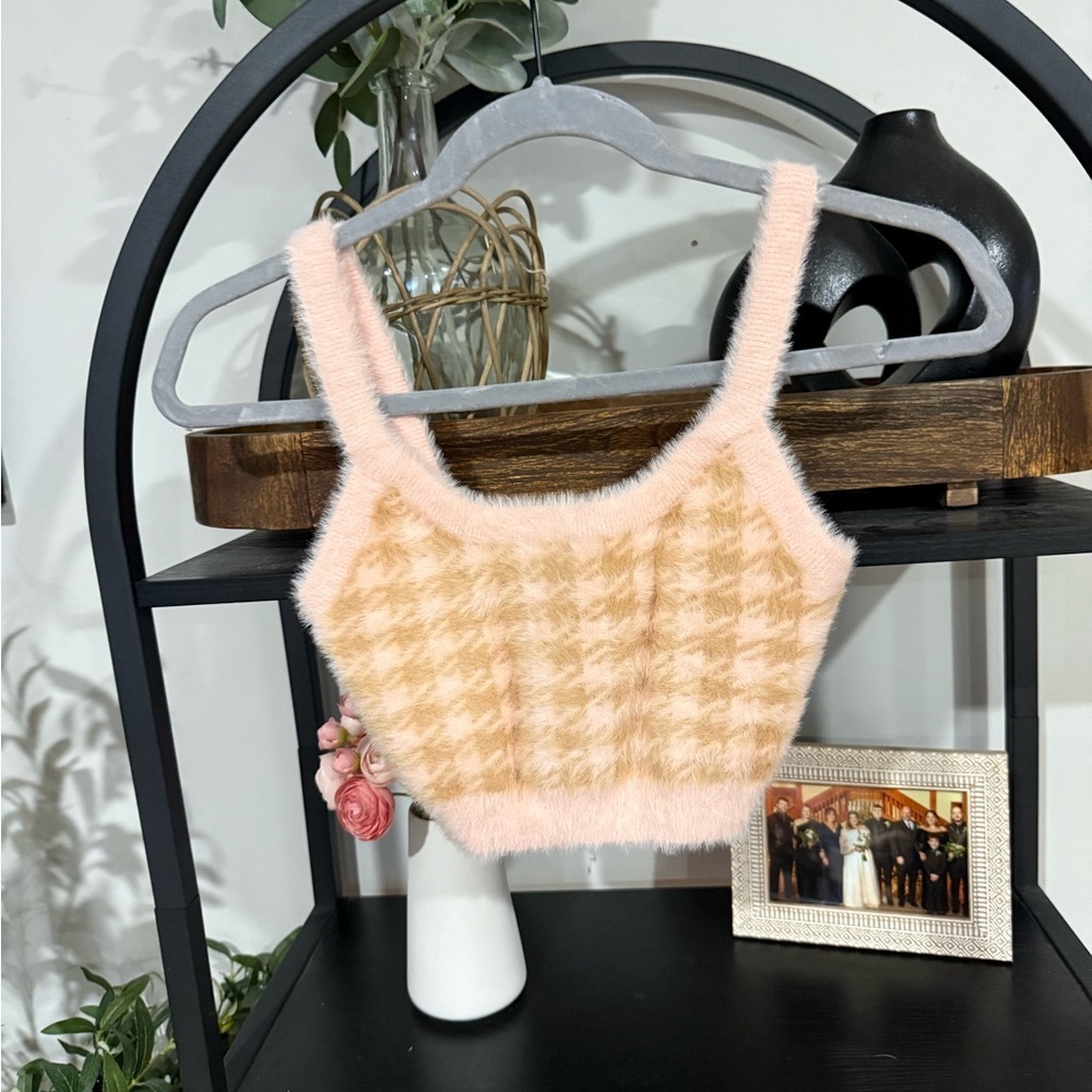 🌸 For Love & Lemons Fuzzy Knit Crop Tank – XS 🌸